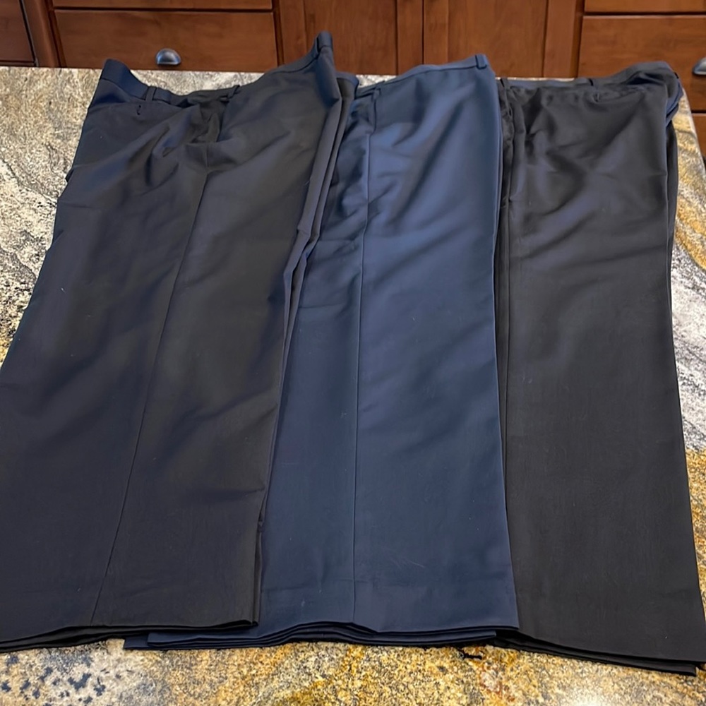 Lot of 3 nwot or possibly 1 or worn once? 2 black/1navy. Savane. 42x32.